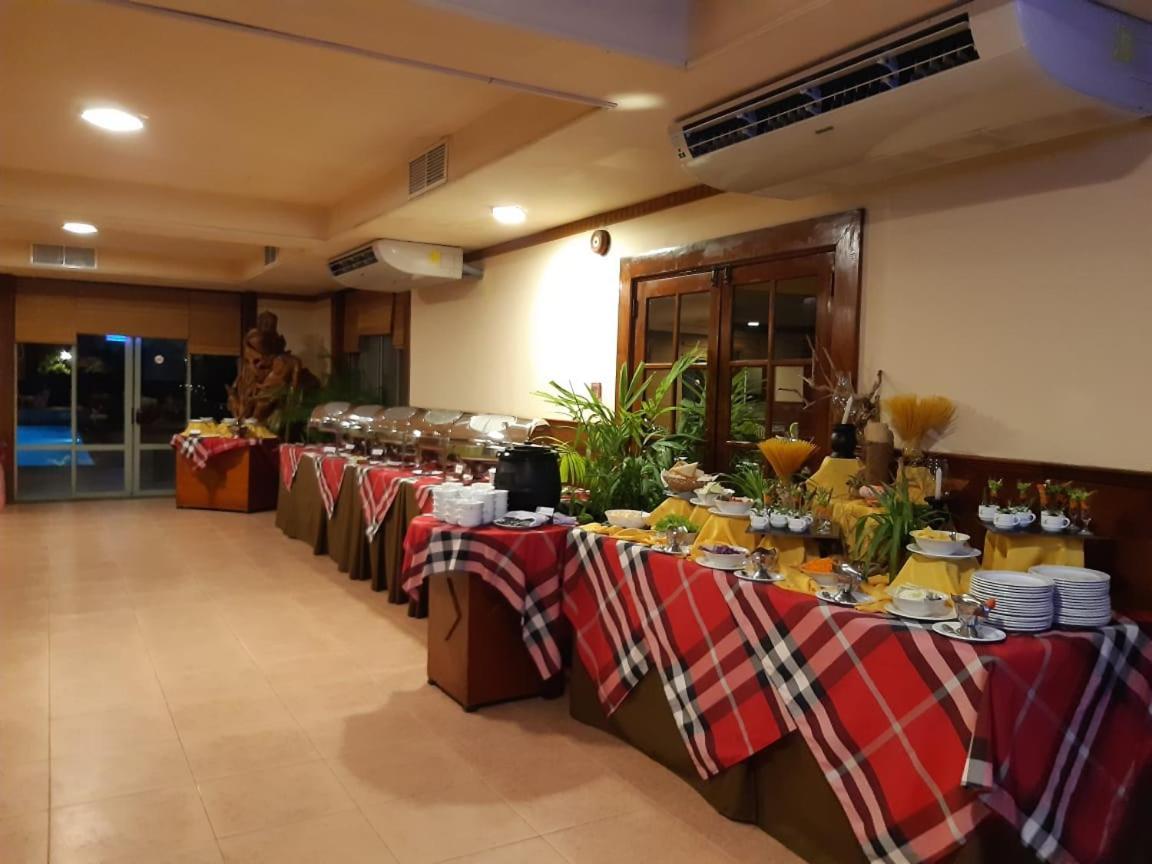 The Oasis Beach Resort Hambantota Exteriör bild