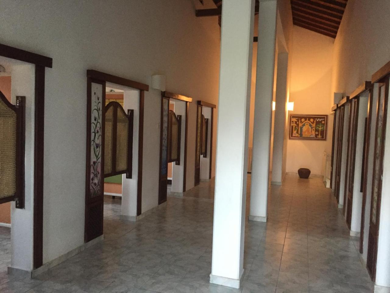 The Oasis Beach Resort Hambantota Exteriör bild